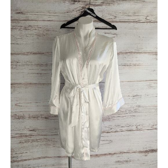 Linea Donatella Bride Satin Robe sz Medium - Picture 1 of 3